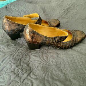 Alligator look Life Stride pumps